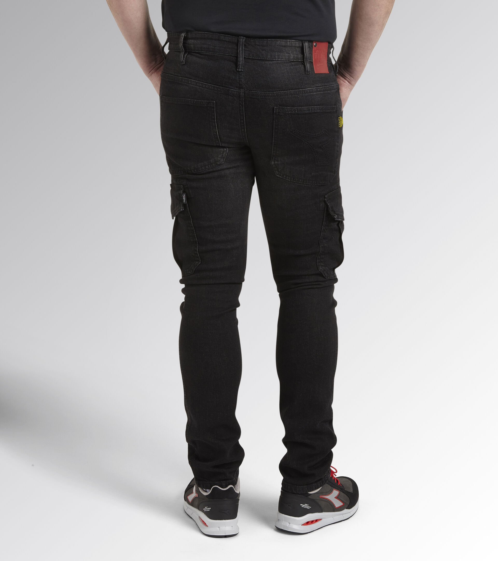 Pantalon en jean de travail PANT STONE CARGO LAVAGE NEW BLACK - Utility
