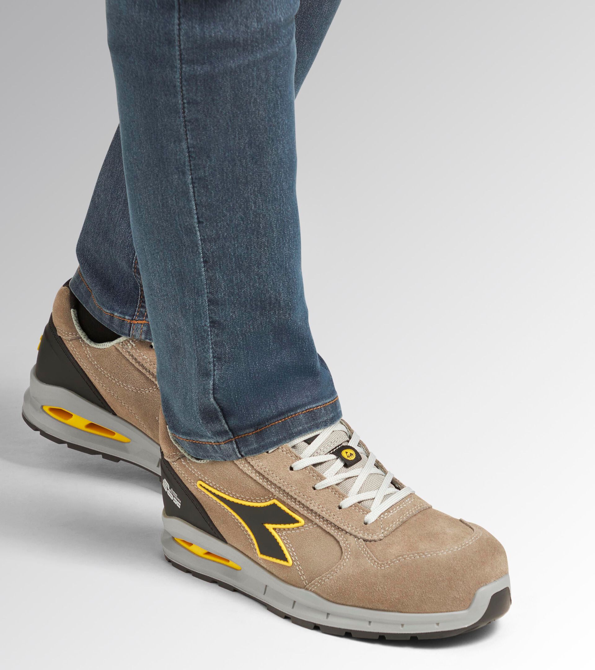 Low-top S3S safety shoes RUN A.BOX LOW S3S FO SR ESD WIND GRAY/WIND GRAY - Utility