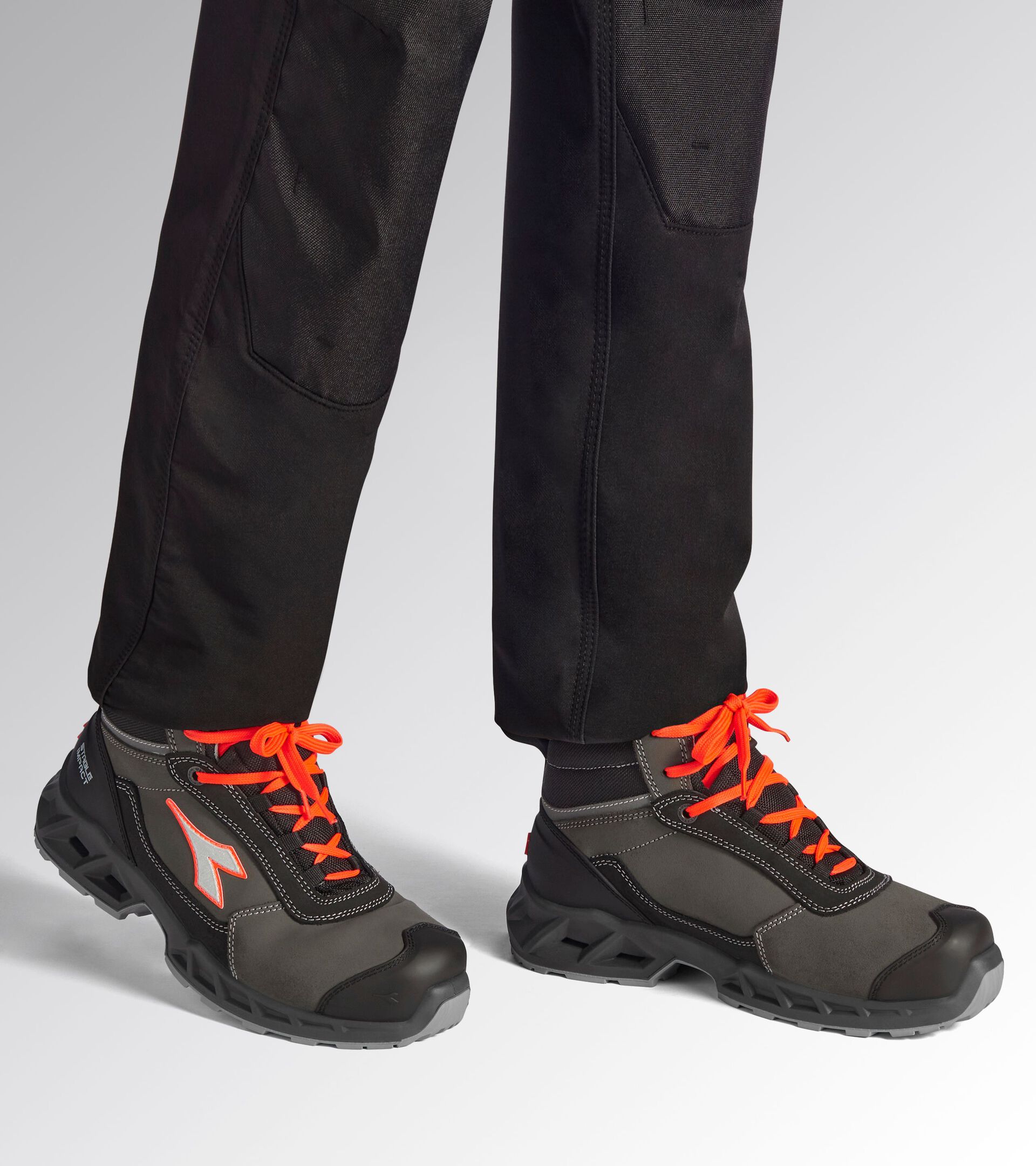 High safety shoe SHARK STABLE IMPACT LEATHER MID S3S FO SR SC ESD BLACK/RED FLUO - Utility
