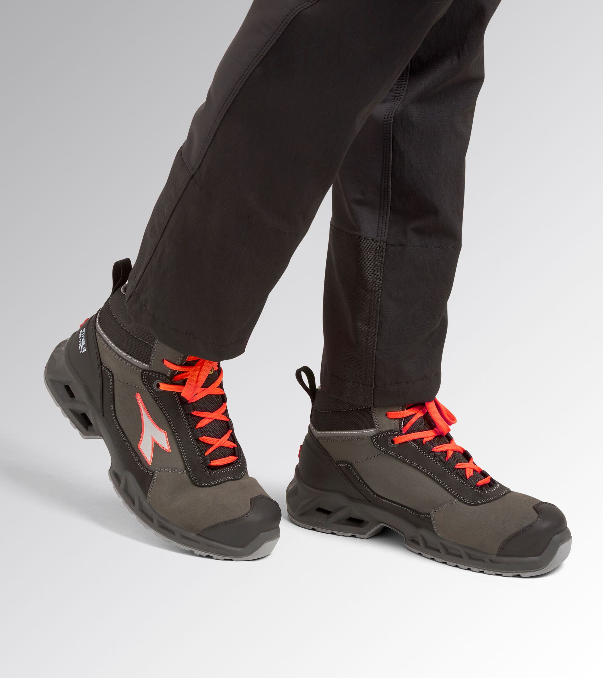 Chaussure de securité montantes SHARK STAB IMP LEAT MID S3 SRC ESD NERO/ROSSO FLUO - Utility