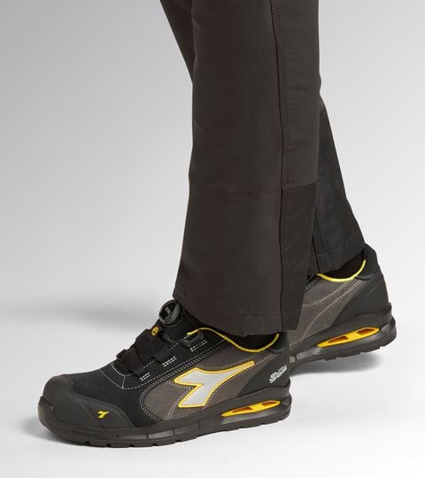 Calzado bajo de seguridad con BOA&reg; Fit System RUN A.BOX MASTER BOA LOW S3S FO SR SC ESD NEGRO/GRIS ASFALTO - Utility