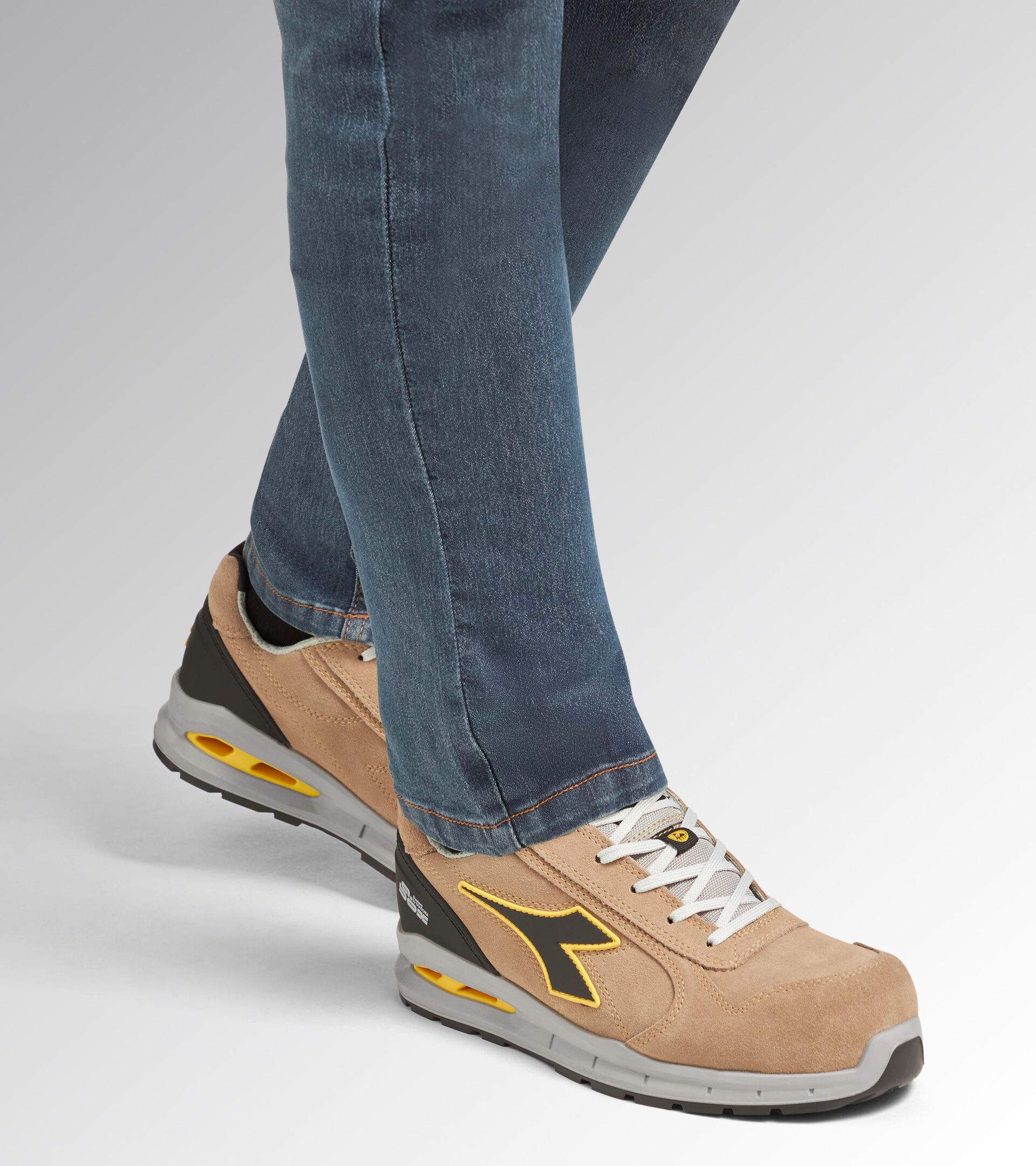 Chaussures de s&eacute;curit&eacute; basses S3S RUN A.BOX LOW S3S FO SR ESD ROCHE LUNAIRE/ROCHE LUNAIRE - Utility