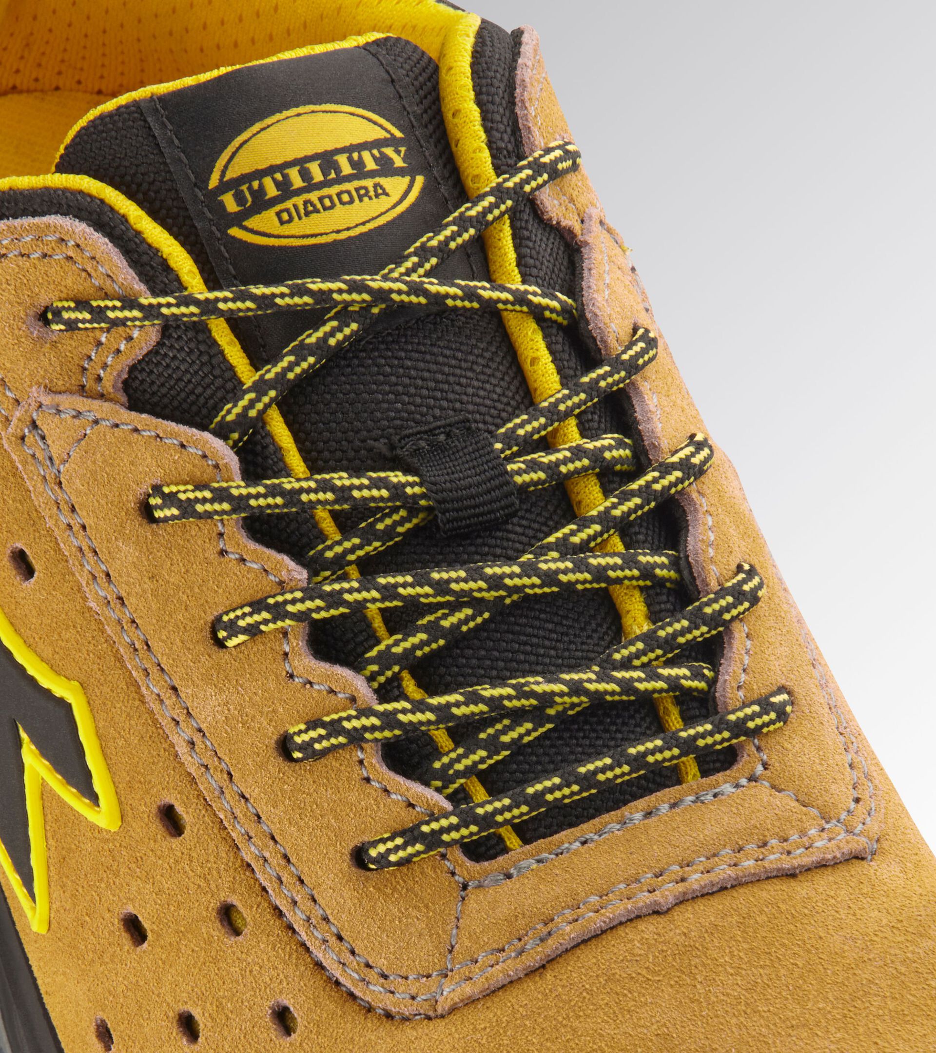 Low safety shoe CLASSIC GEMINI LOW S1PS FO SC LG SR BEIGE - Utility