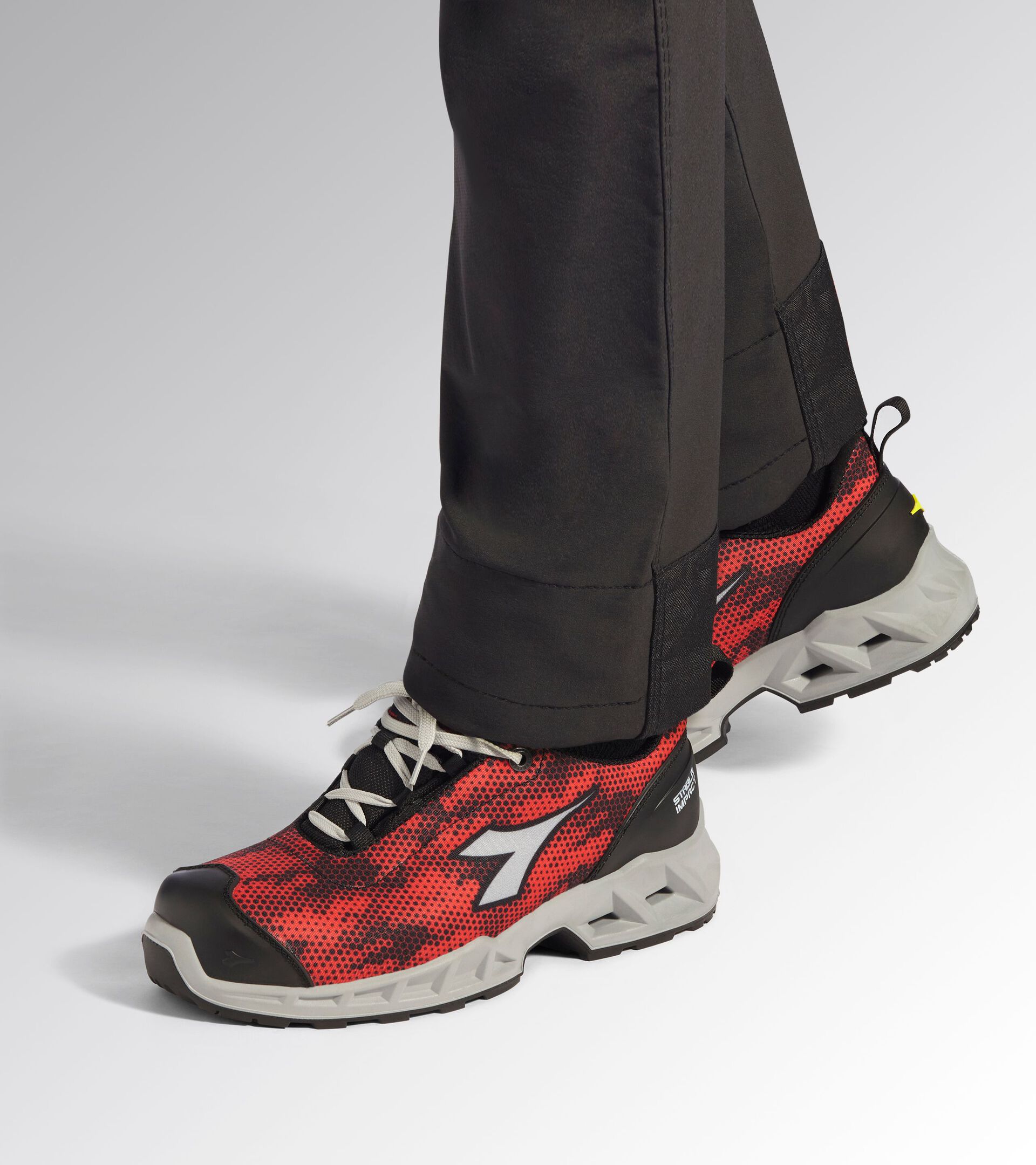 Low safety shoe SHARK STABLE IMPACT LOW S1PS FO SR SC ESD BLACK/RED - Utility