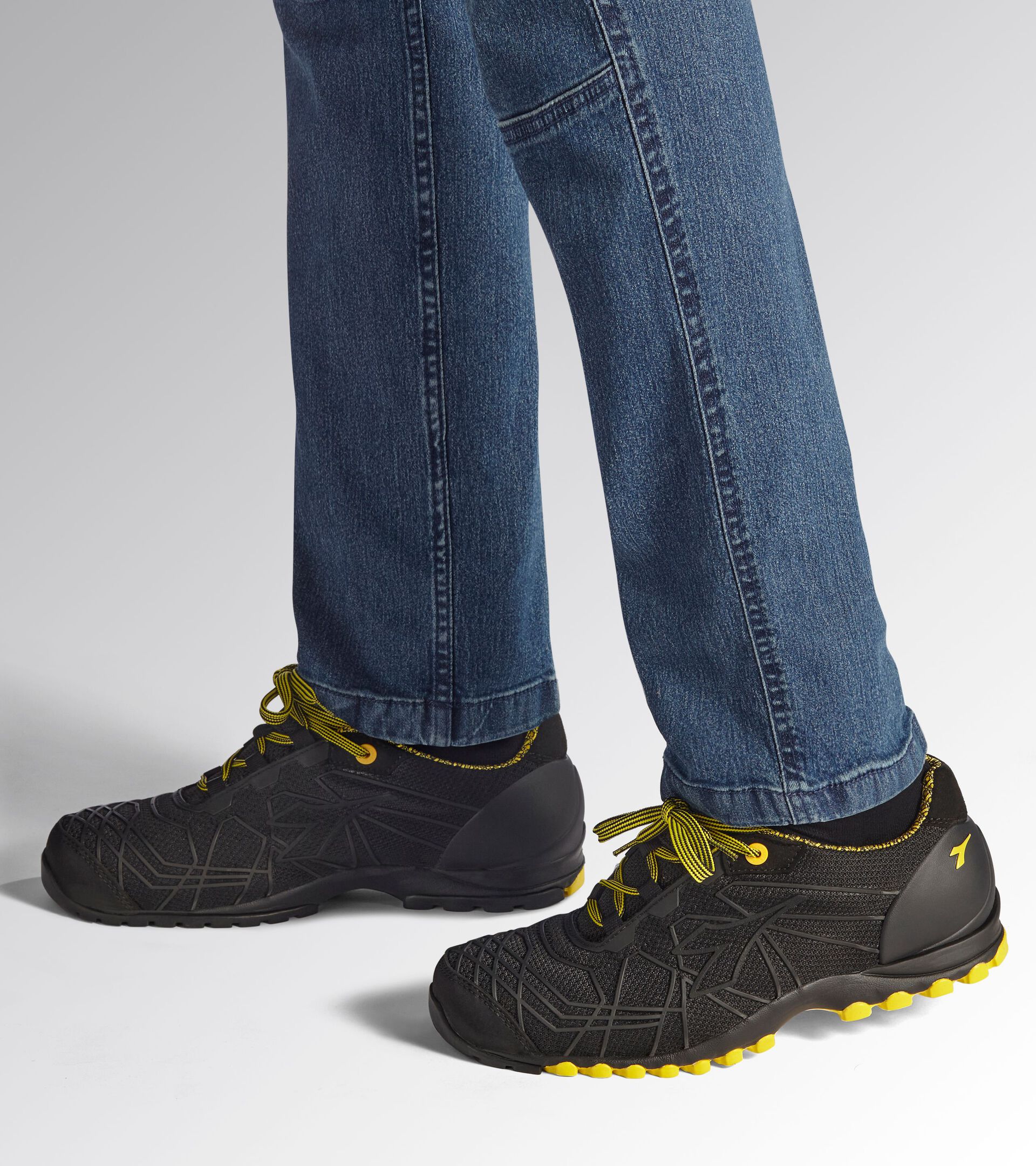 Low safety shoe BEAT DA2 TEXT LOW S1PS FO HRO SR BLACK - Utility