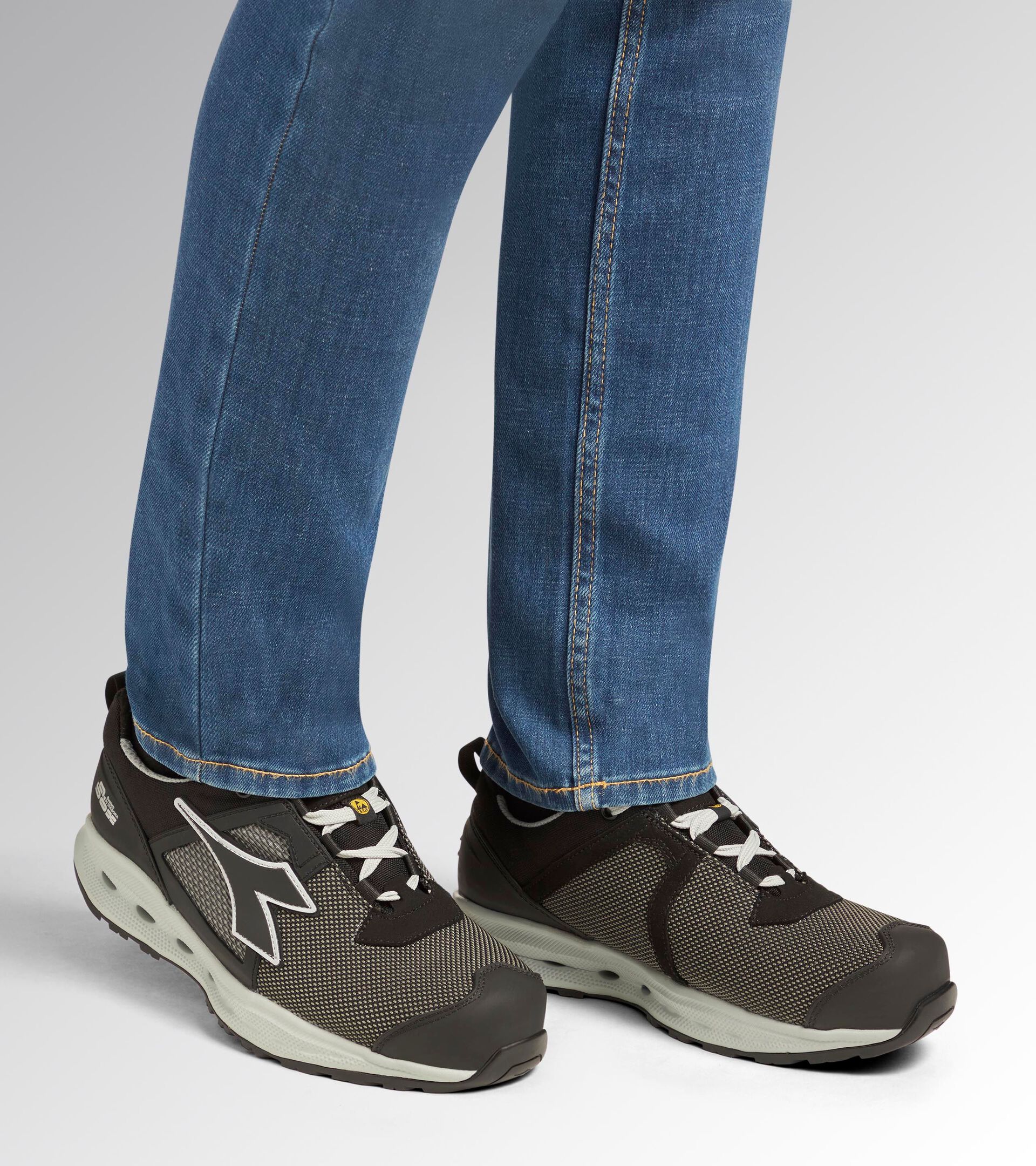 Chaussures de s&eacute;curit&eacute; basses S3S GLOVE A.BOX LOW GHOST S3S GRIS ACIER/NOIR - Utility