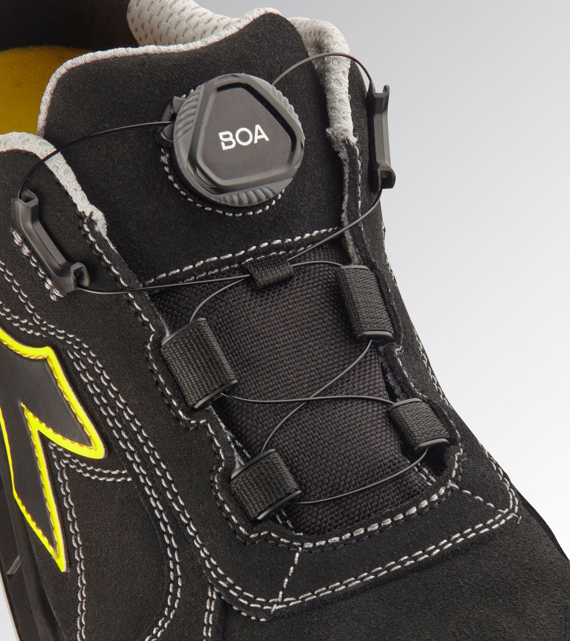 Low safety shoe with BOA Fit micro-metric lacing system RUN NET AIRBOX BOA LOW S3S FO SR BLACK/BLACK - Utility