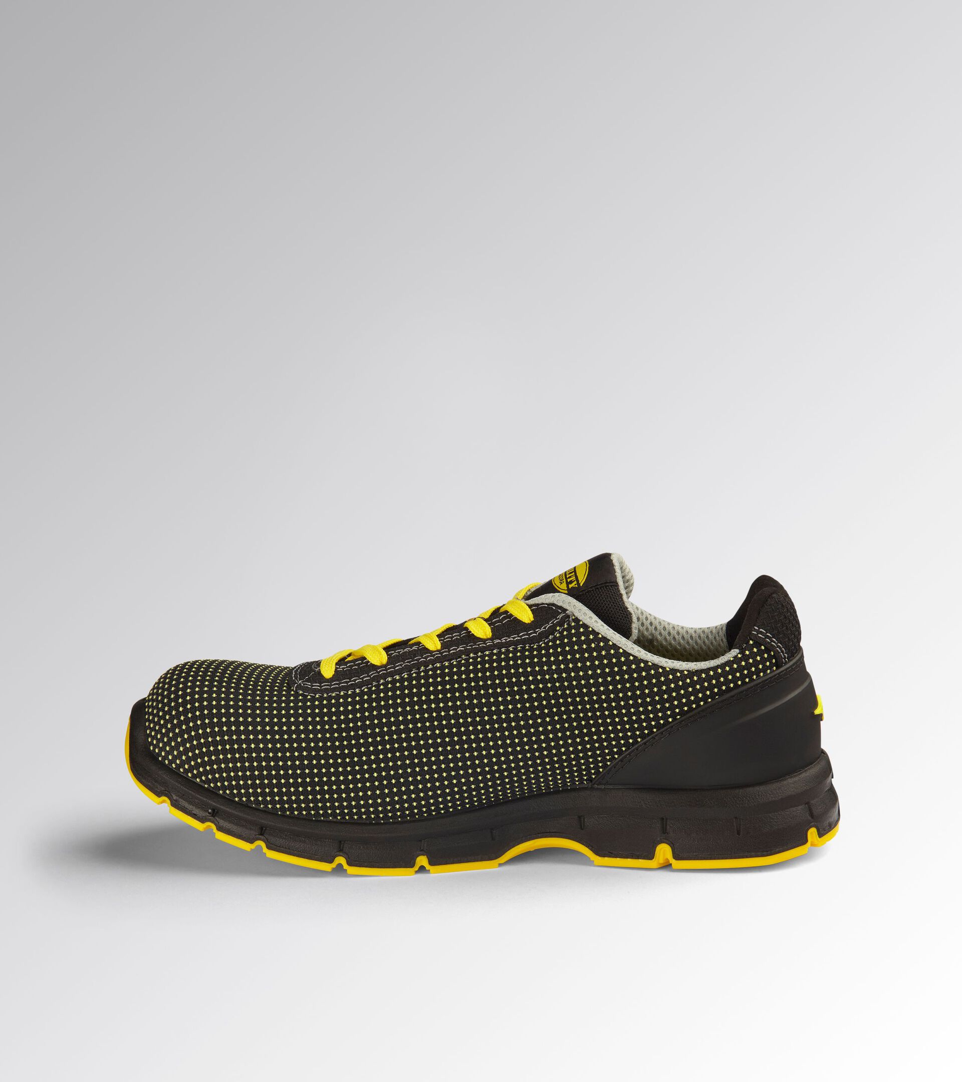Low safety shoe RUN ATOM LOW S3S FO SR ESD BLACK /YELLOW CROMS - Utility