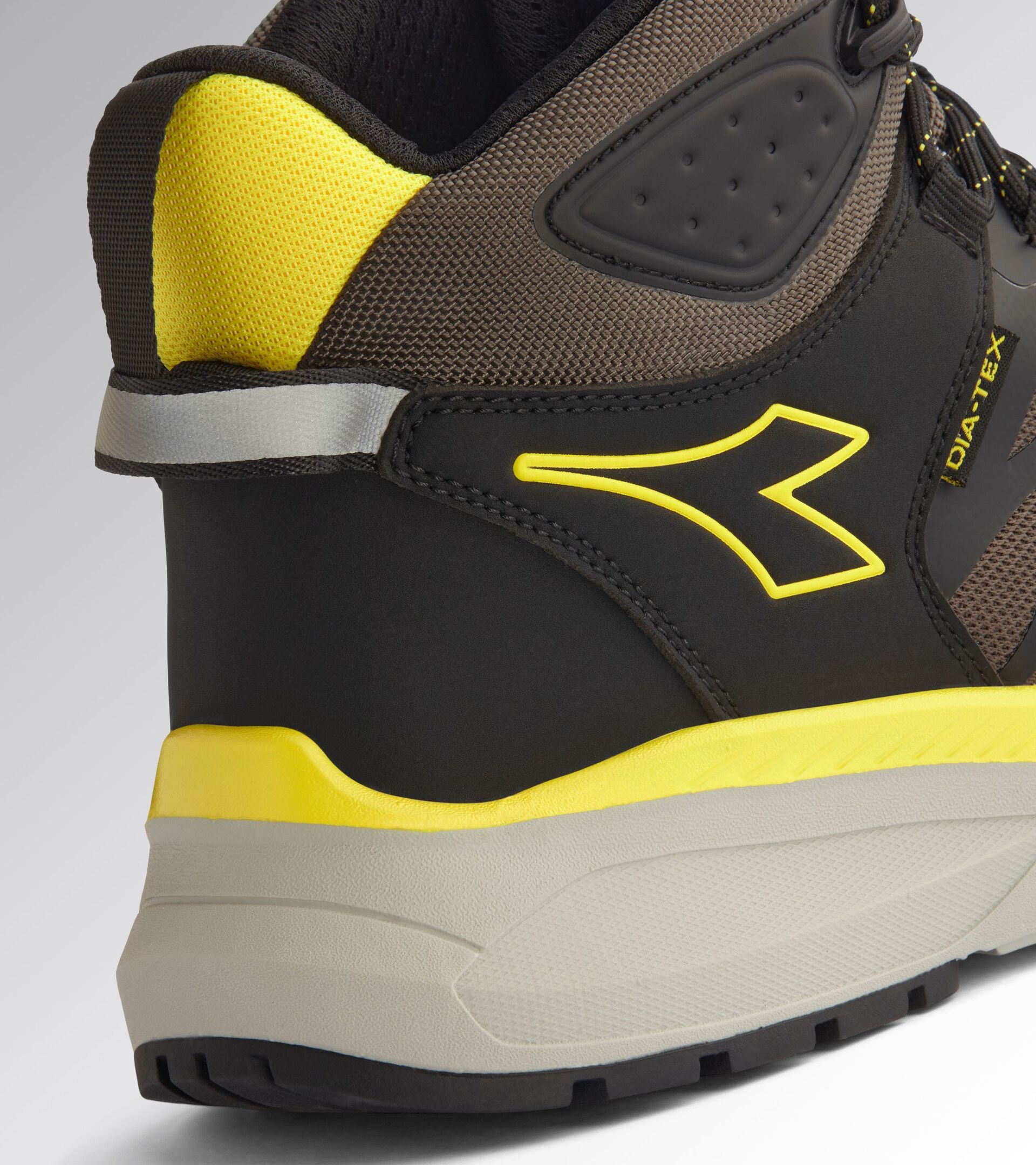 Water-repellent mid-top work shoes FREEDOM MID O6 BROWN GRAY/YELLOW UTILITY - Utility