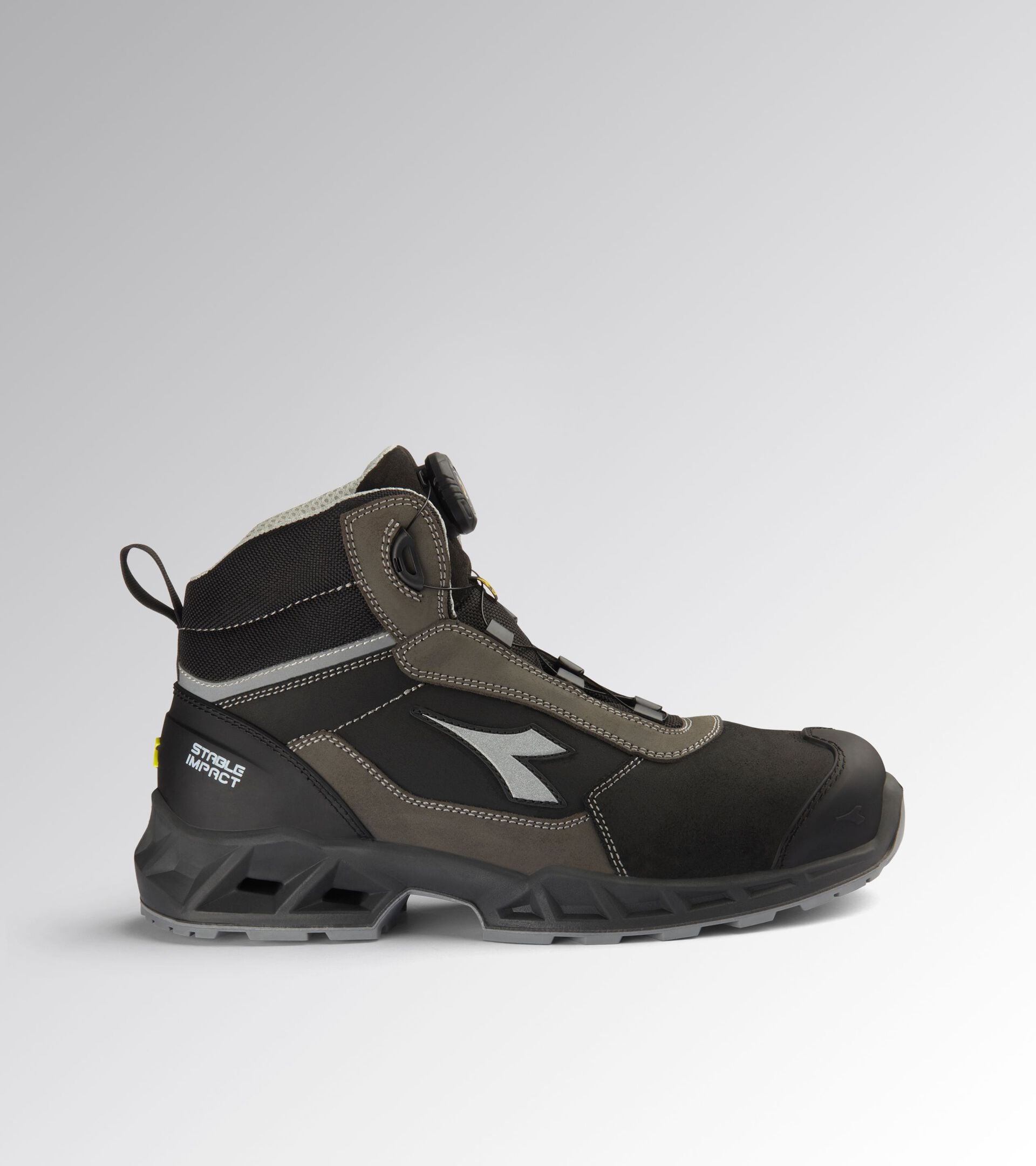 Water-repellent mid-cut S3S safety shoes SHARK STABLE IMP LEAT&nbsp;Q MID S3S BLACK/SHADOW - Utility