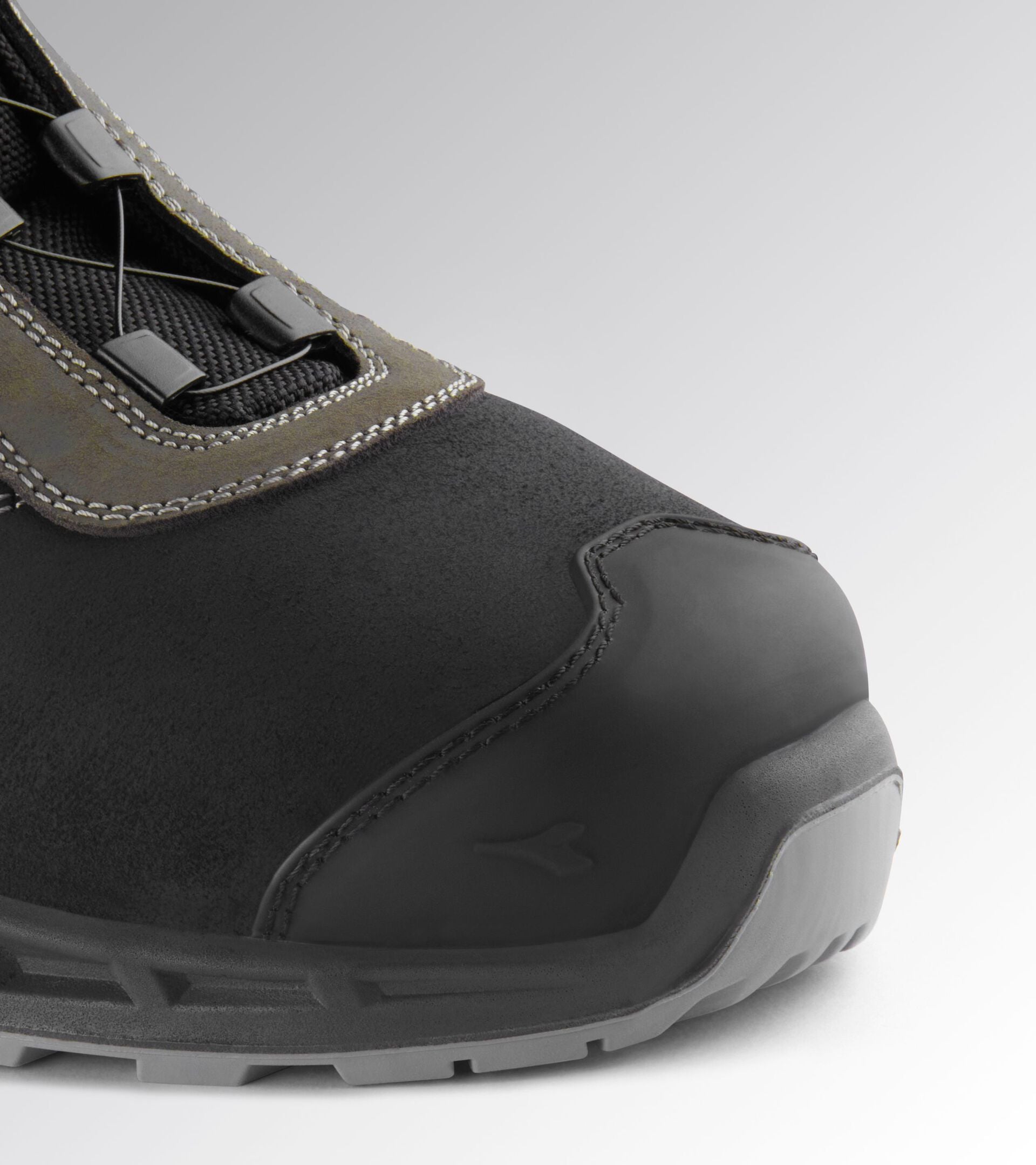 Water-repellent mid-cut S3S safety shoes SHARK STABLE IMP LEAT&nbsp;Q MID S3S BLACK/SHADOW - Utility
