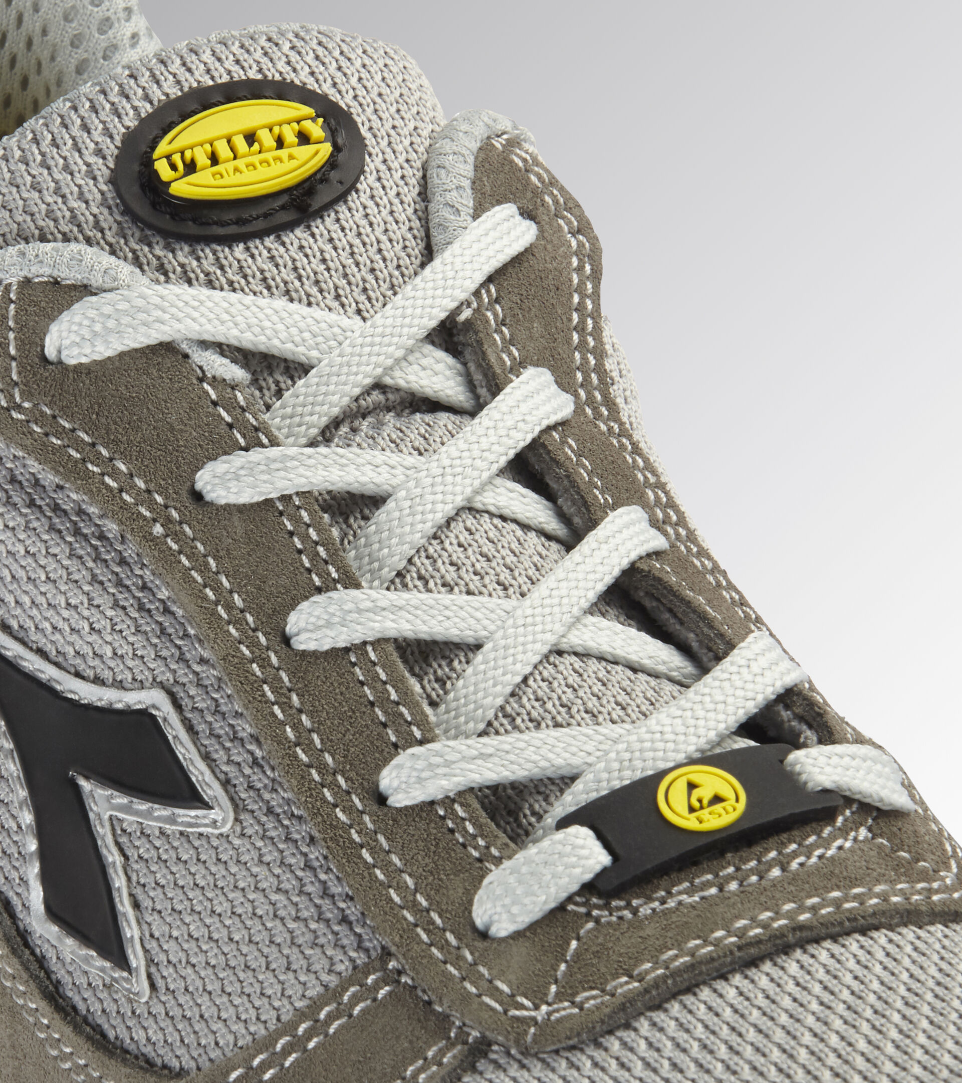 RUN TEXT LOW S1P SRC ESD, GRAU BURG/GRAU ALUMINIUM, hi-res