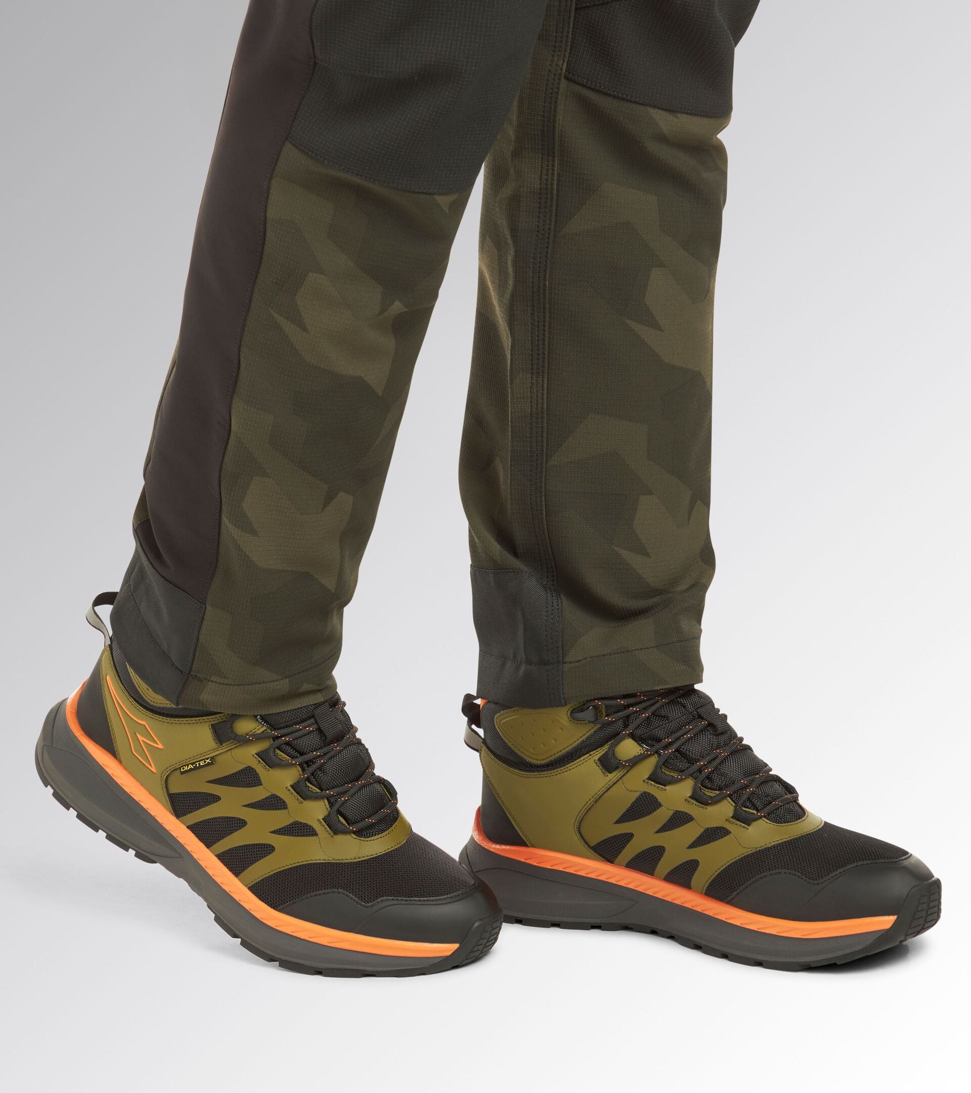 Water-repellent mid-top work shoes FREEDOM MID O6 BLACK/GREEN OLIVE - Utility