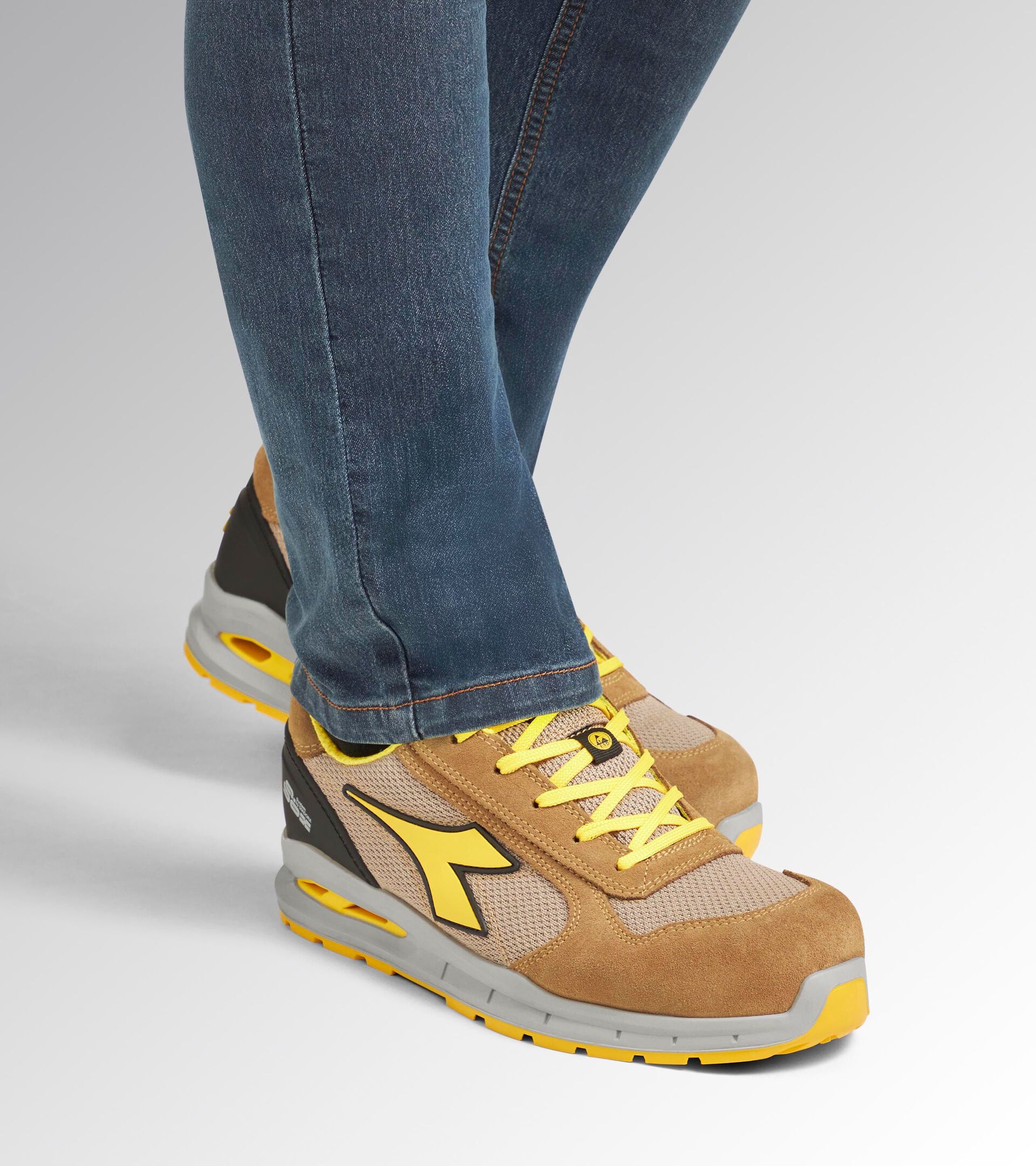 Chaussures de s&eacute;curit&eacute; basses S1PS RUN A.BOX LOW S1PS FO SR ESD MARRON TOBAC/ROCHE LUNAIRE - Utility