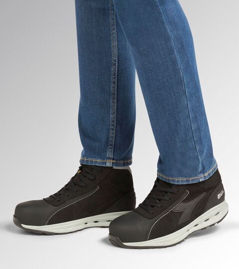 Chaussures de s&eacute;curit&eacute; semi-montantes S3S GLOVE A.BOX MID PRO S3S NOIR - Utility