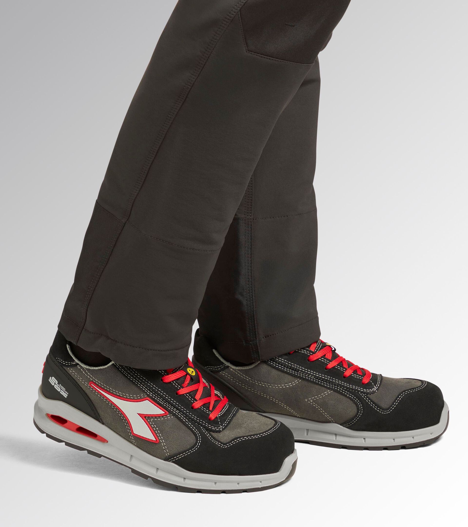 Low-top S3S safety shoes RUN A.BOX LOW S3S FO SR ESD ASPHALT/SILVER/RED - Utility