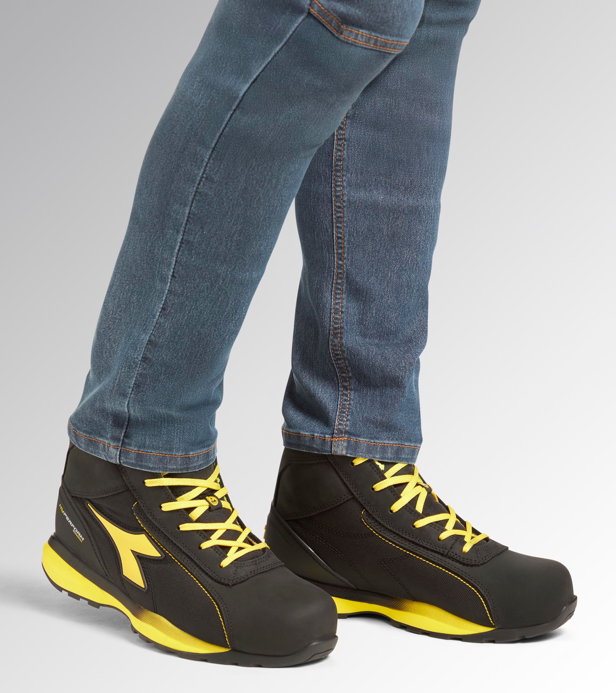 GLOVE HYPERFORM MID S3S FO HRO SR ESD Mid-top S3S safety shoes