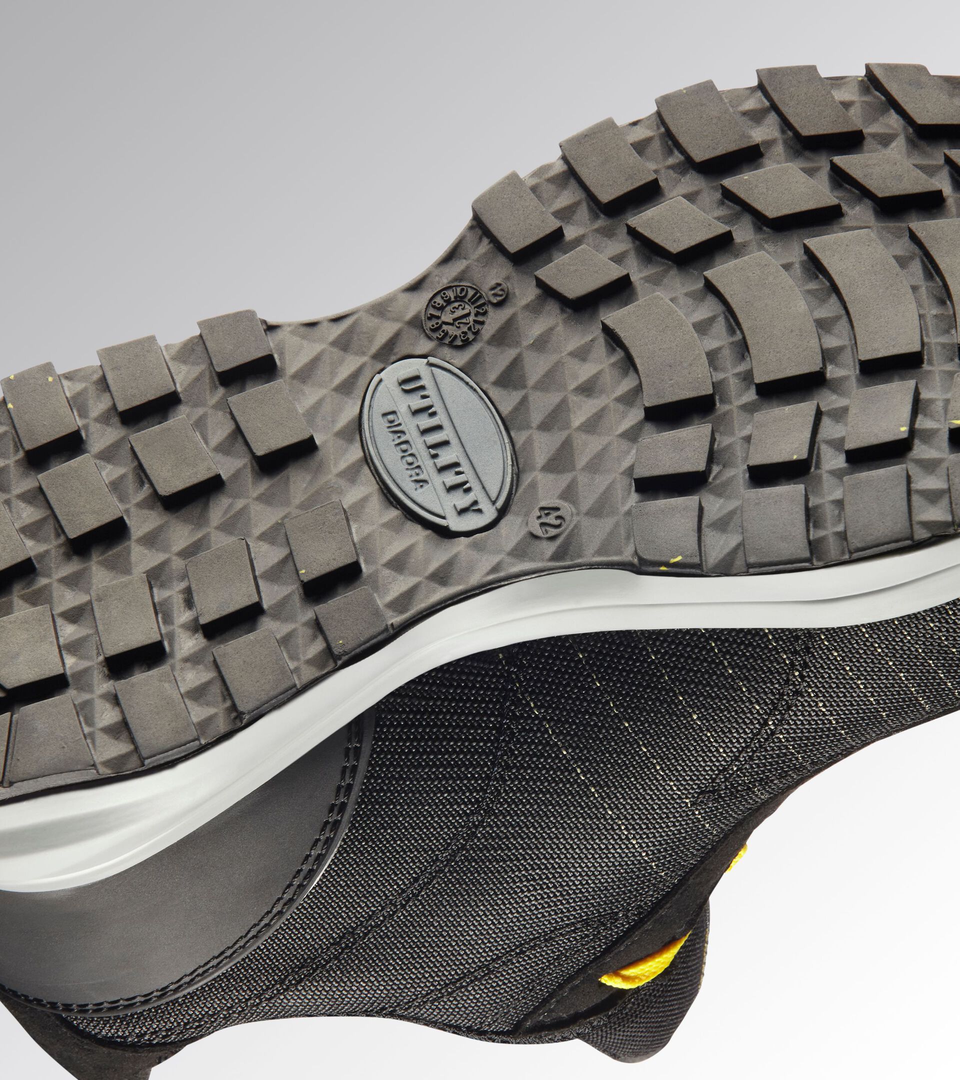 Low safety shoe GLOVE MDS MTX LOW S3S FO HRO SR SC ESD BLACK/BLACK - Utility