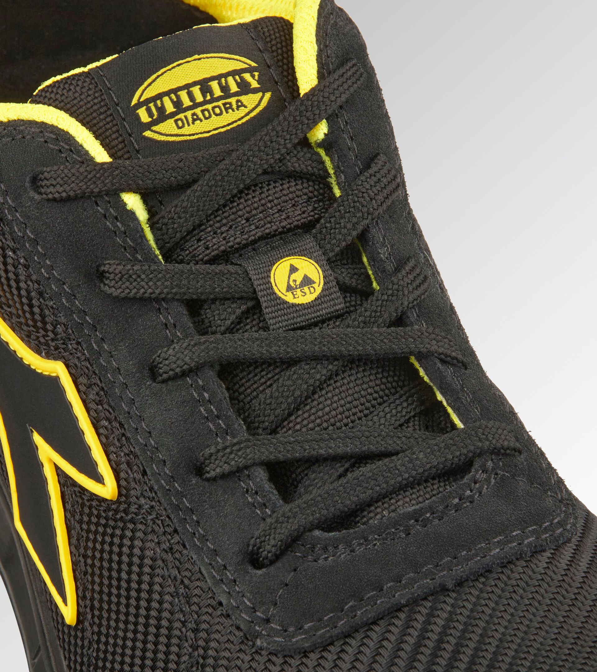 Chaussures de s&eacute;curit&eacute; basses S3S RUN A.BOX CBF LOW S3S FO SR SC ESD NOIR/NOIR - Utility