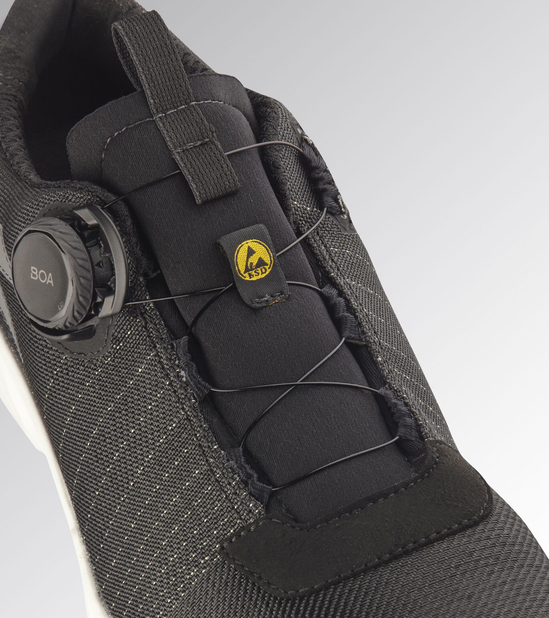 Chaussures de sécurité basses avec BOA® Fit System FLY LITEBASE MATRYX BOA LOW S3L FO SR HRO SC ESD NOIR/BLANC - Utility