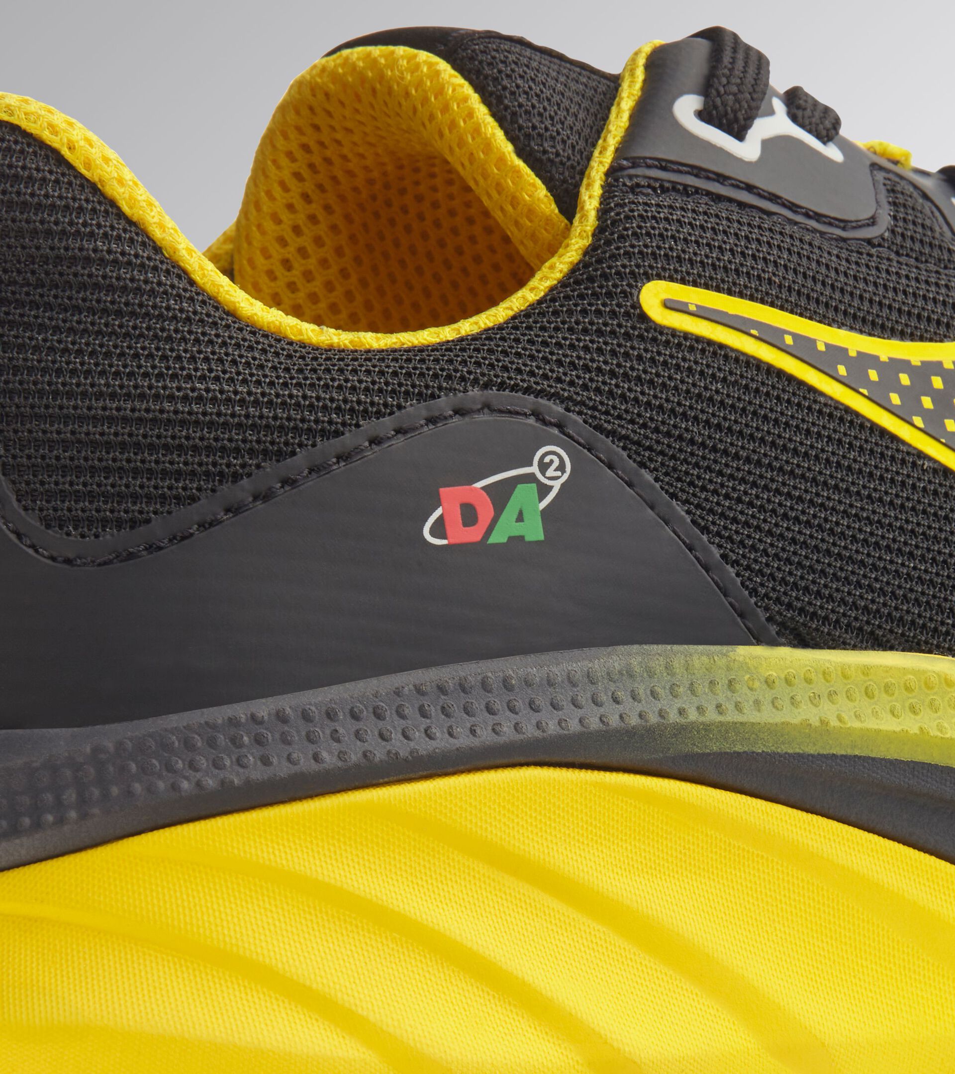 Low safety shoe VORTEX DA2 LOW S3S SC SR HRO ESD BLACK /YELLOW CROMS - Utility