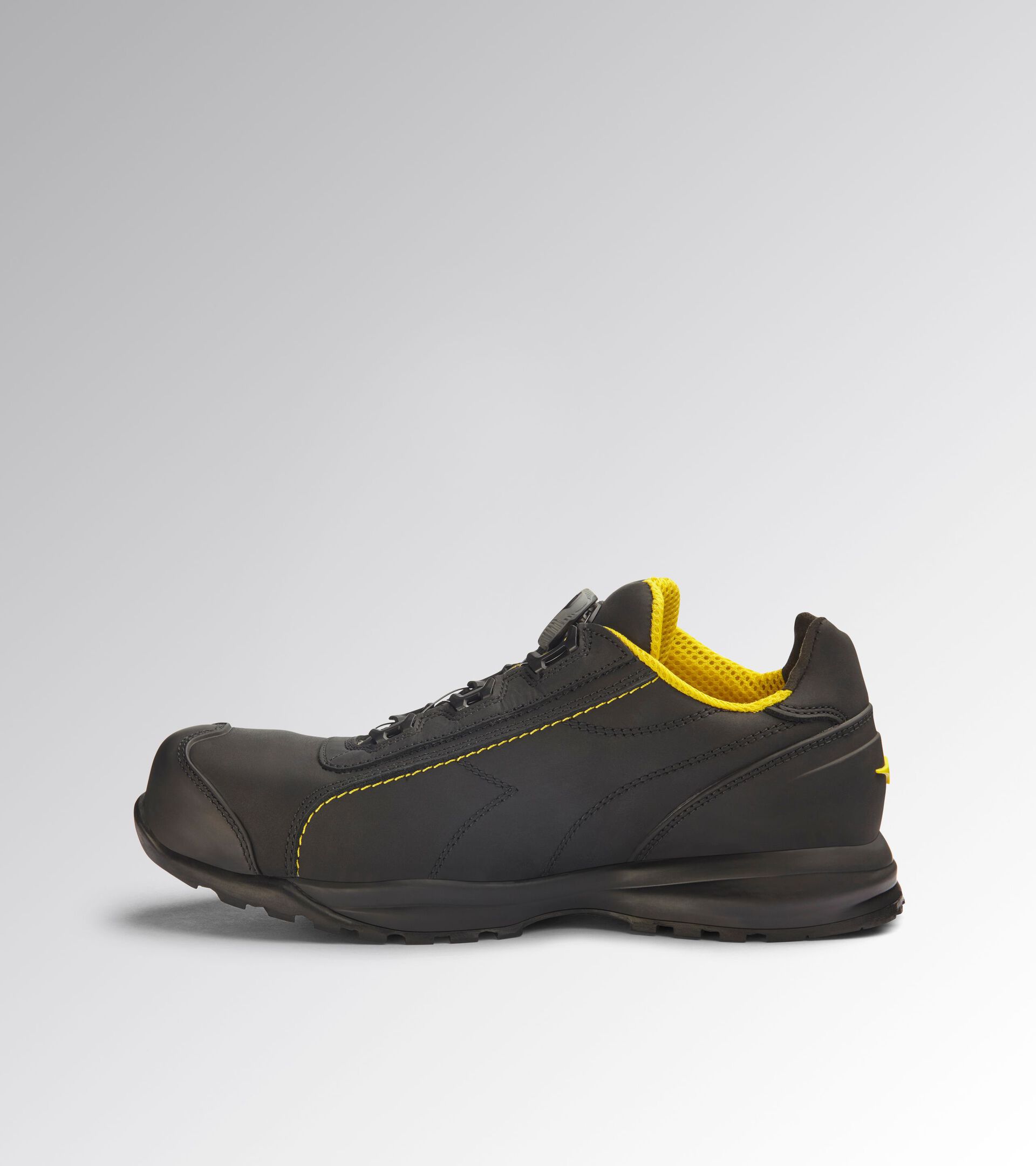 Low safety shoe with BOA Fit micro-metric lacing system GLOVE MDS MASTER BOA LOW S3S FO HRO SR SC ESD BLACK - Utility