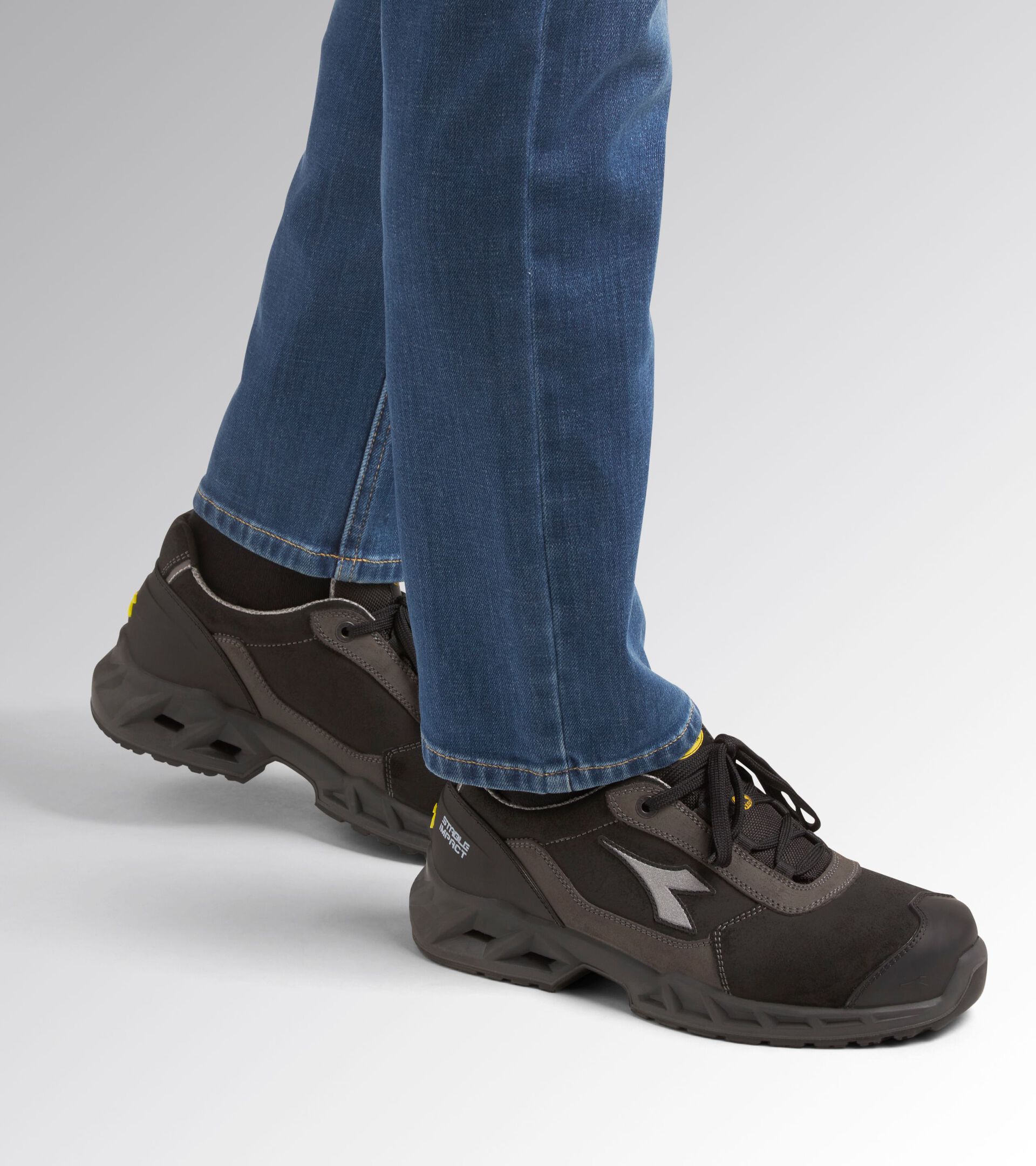 Low safety shoe SHARK STABLE IMPACT LEATHER LOW S3 SRC ESD BLACK/SHADOW - Utility