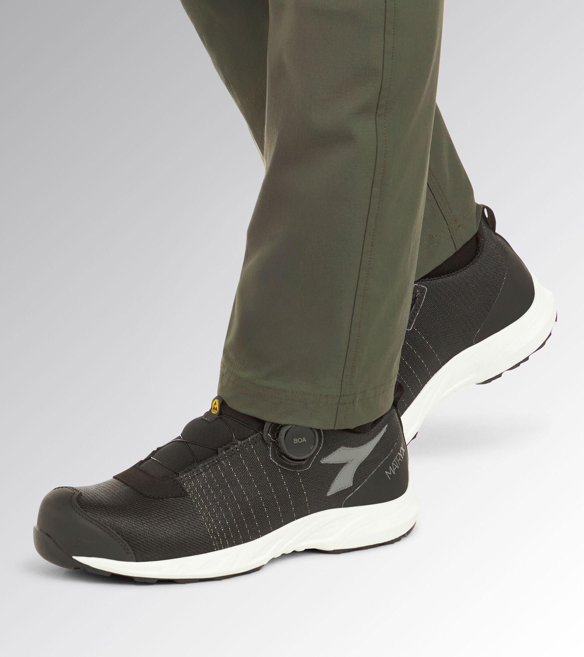 Low safety shoe with BOA® Fit System FLY LITEBASE MATRYX BOA LOW S3L FO SR HRO SC ESD BLACK /WHITE - Utility