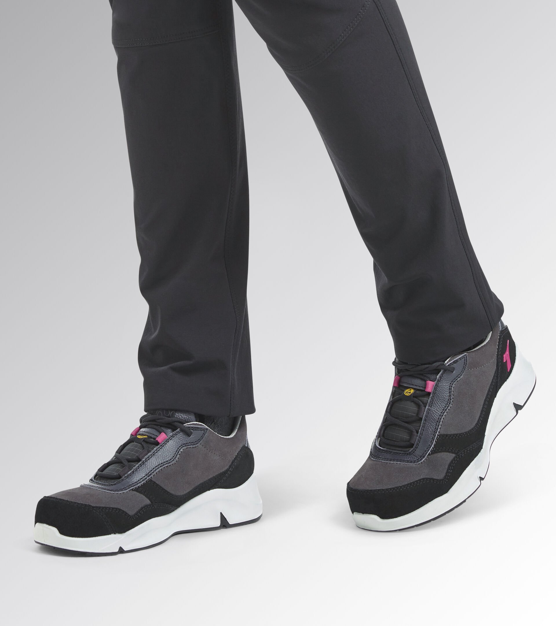 Low safety shoe - Women ATHENA LOW S3L FO SR ESD NINE IRON/RASPBERRY - Utility