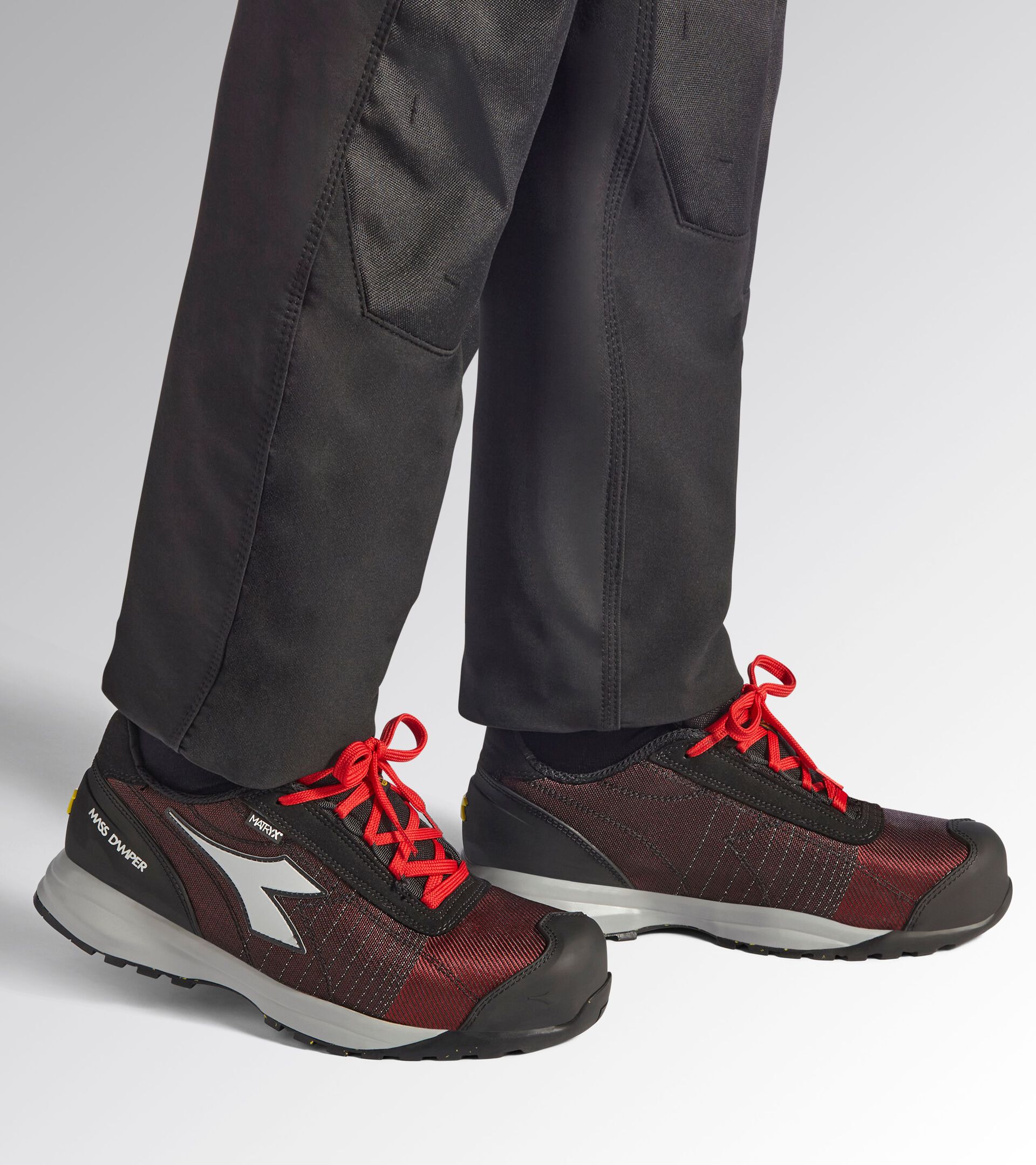Low safety shoe GLOVE MDS MATRYX LOW S1PS HRO FO SR SC ESD POPPY RED/GRAY - Utility