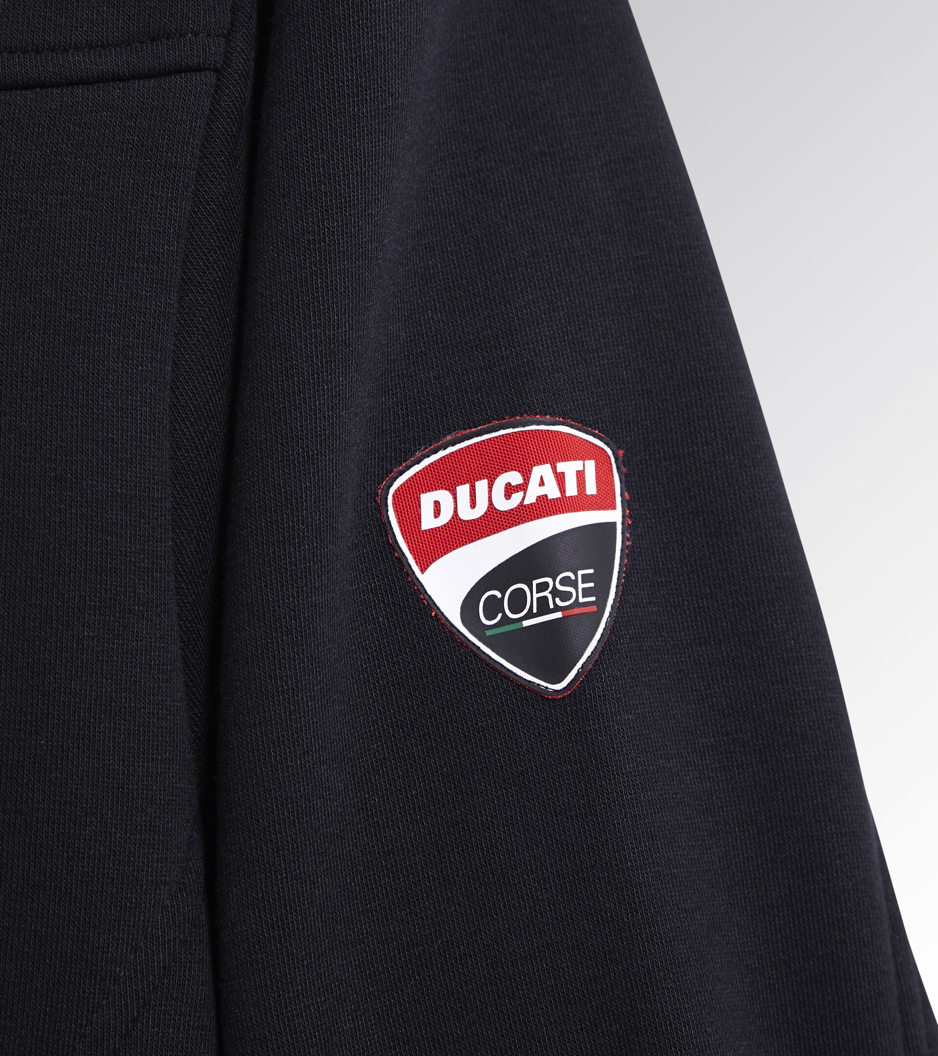 Felpa con zip frontale - Diadora Utility x Ducati Corse SWEATSHIRT FZ DUCATI NERO - Utility