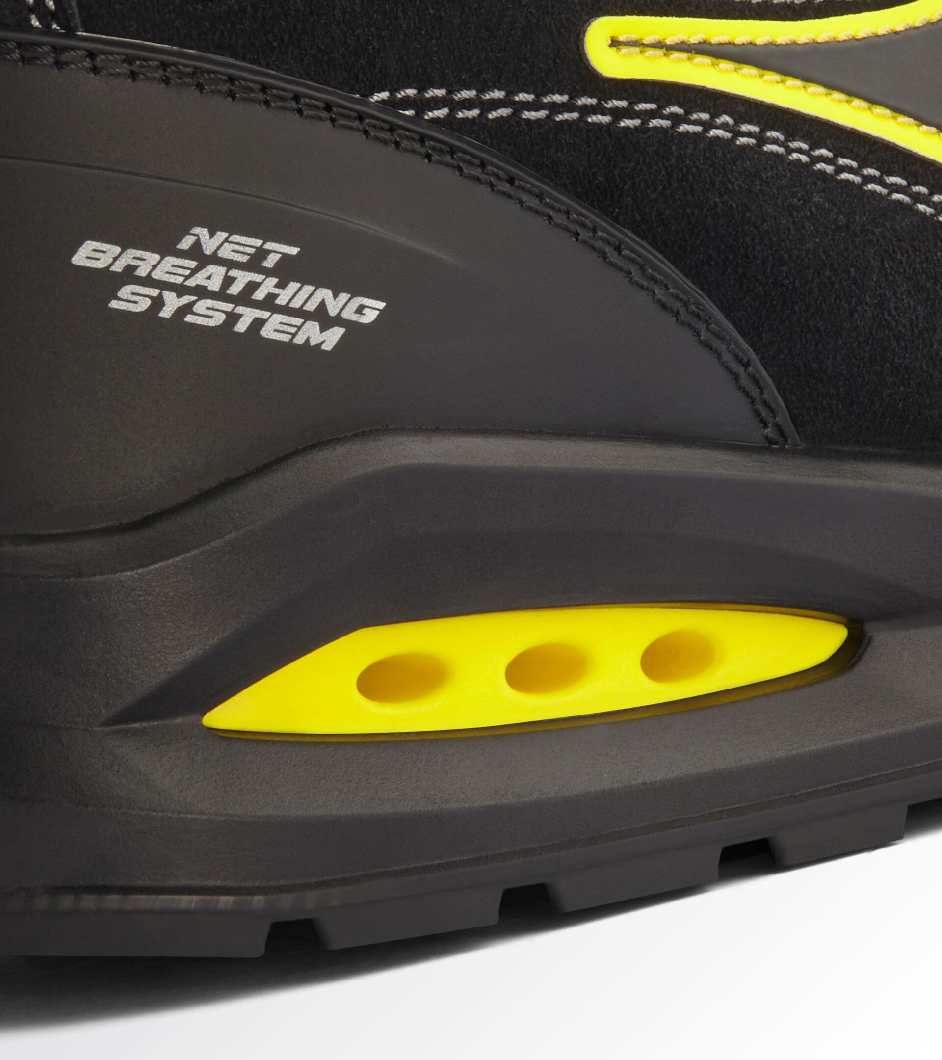 Mid-cut S3S with BOA Fit micro-metric lacing system RUN NET AIRBOX MASTER BOA MID S3S FO SR SC ESD BLACK/BLACK - Utility