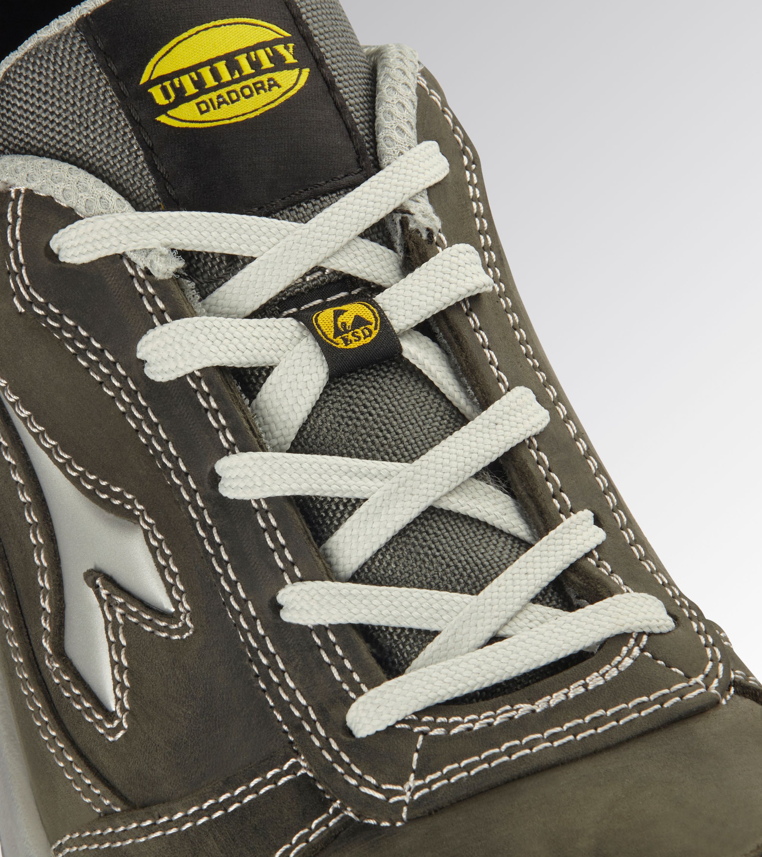 Diadora castle rock deals