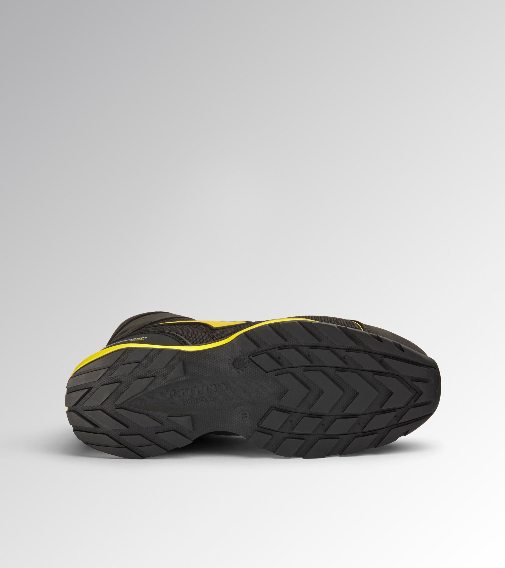 Chaussures de s&eacute;curit&eacute; semi-montantes S3S GLOVE HYPER MID S3S FO HRO SR ESD NOIR - Utility