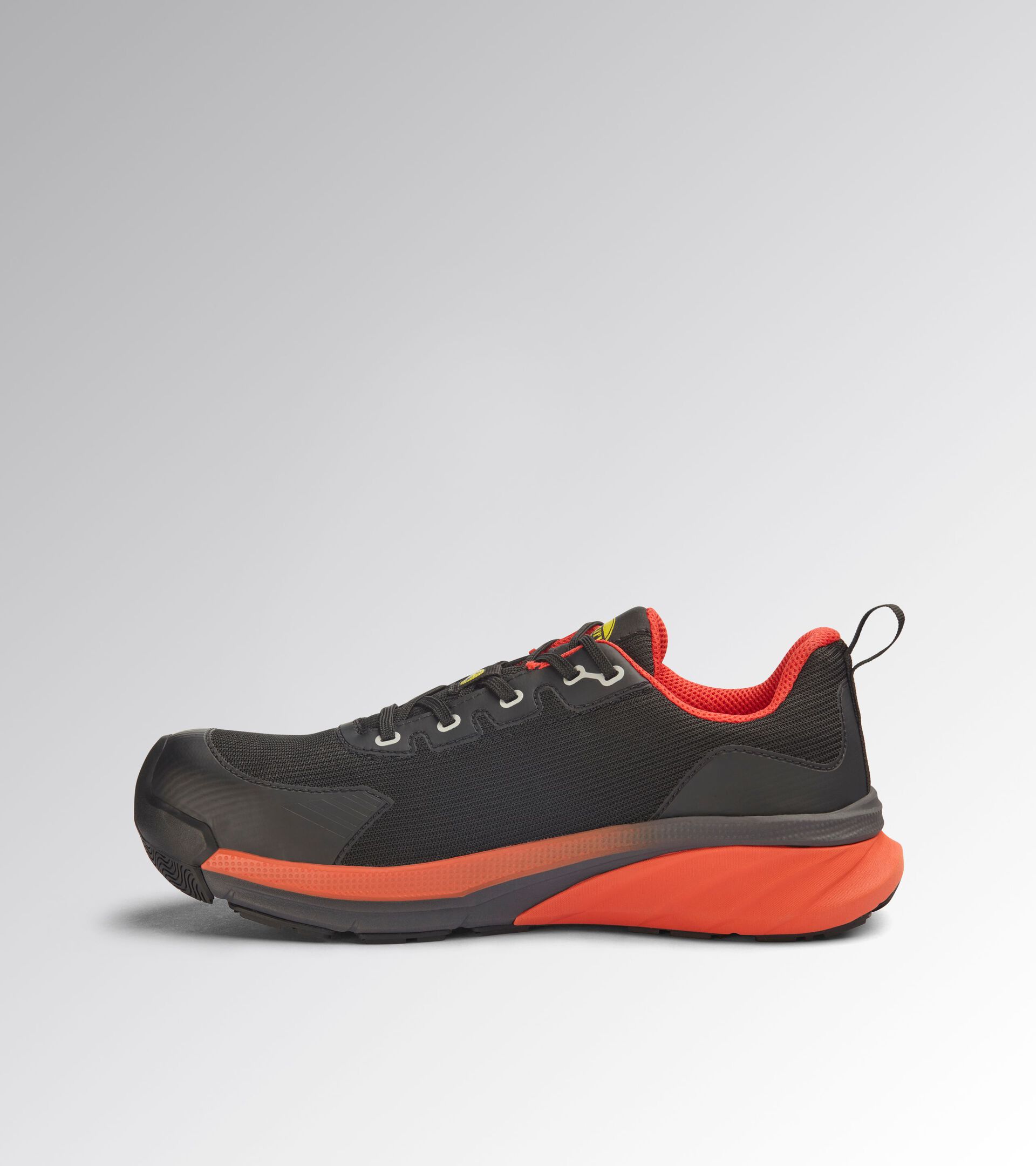 Low safety shoe VORTEX DA2 LOW S3S SC SR HRO ESD BLACK/RED - Utility