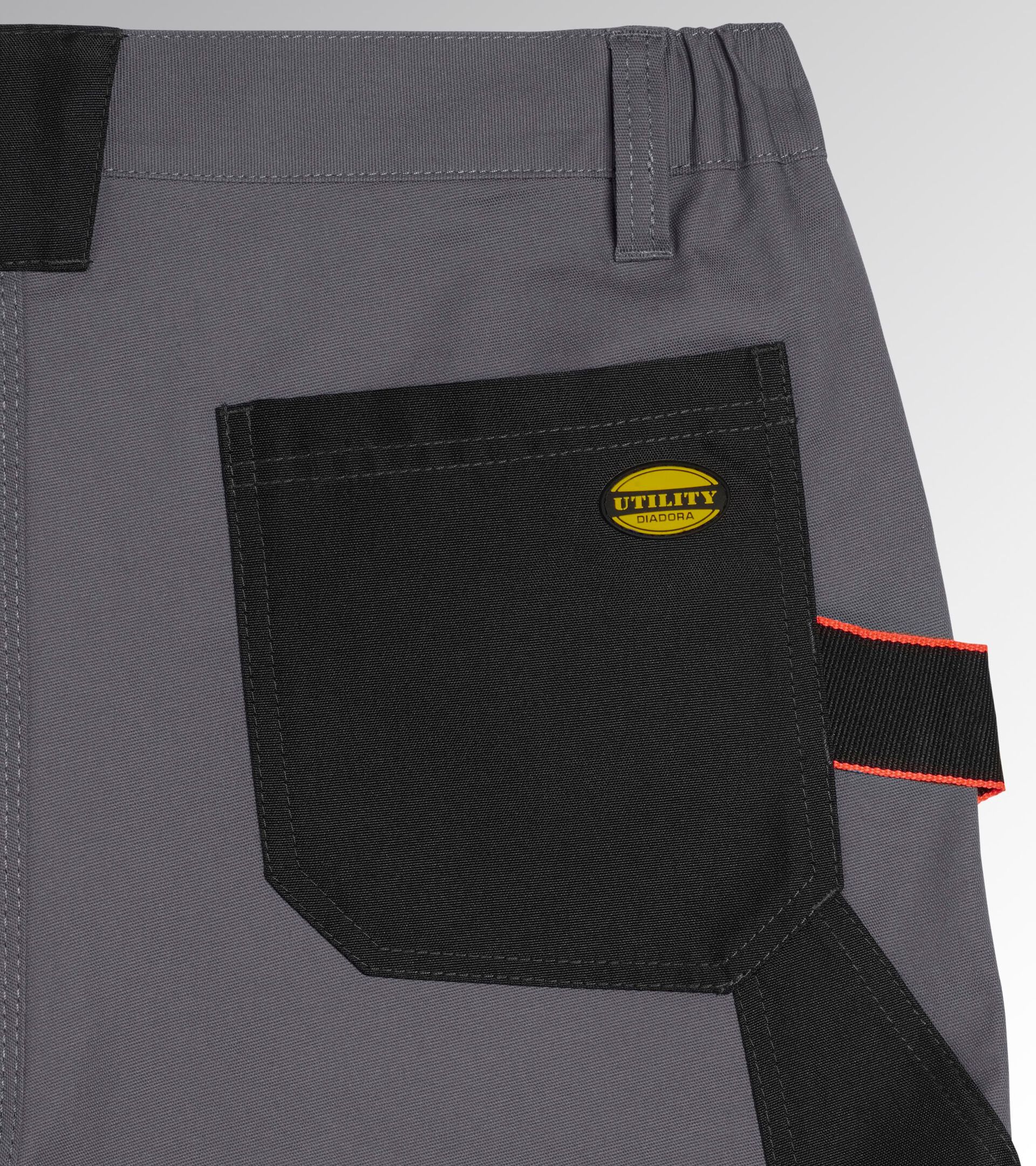 Bermudashorts aus elastischem Baumwoll-Canvas  BERMUDA STRETCH 2.0 STAHLGRAU - Utility
