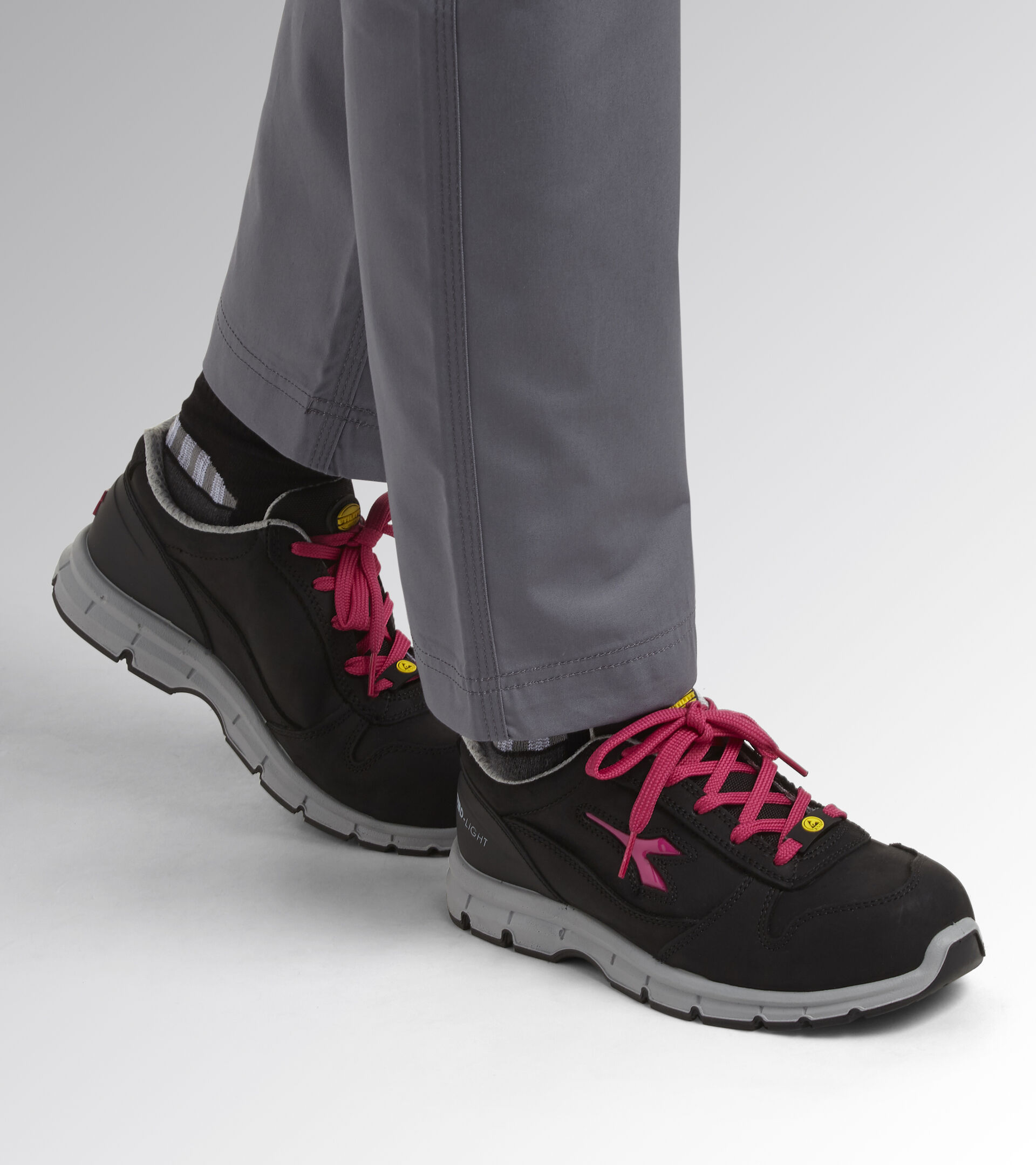 Low safety shoe RUN LOW S3 SRC ESD BLACK/FUCSIA RED - Utility
