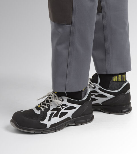 FLEX LOW S1P SRC ESD, NERO Scarpa antinfortunistica bassa FLEX LOW S1P SRC ESD NERO - Utility
